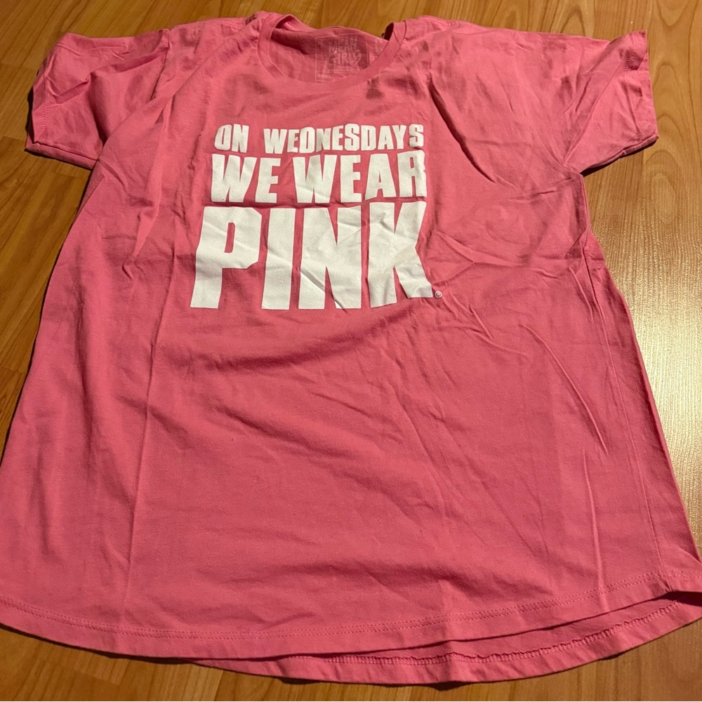Mean Girls “On Wednesdays We Wear Pink” Tee | Small